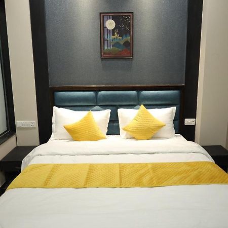 לודהיאנה Hotel The Bell מראה חיצוני תמונה