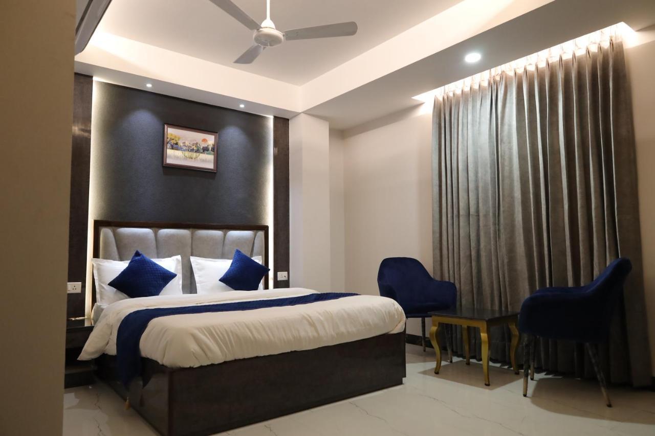 לודהיאנה Hotel The Bell מראה חיצוני תמונה