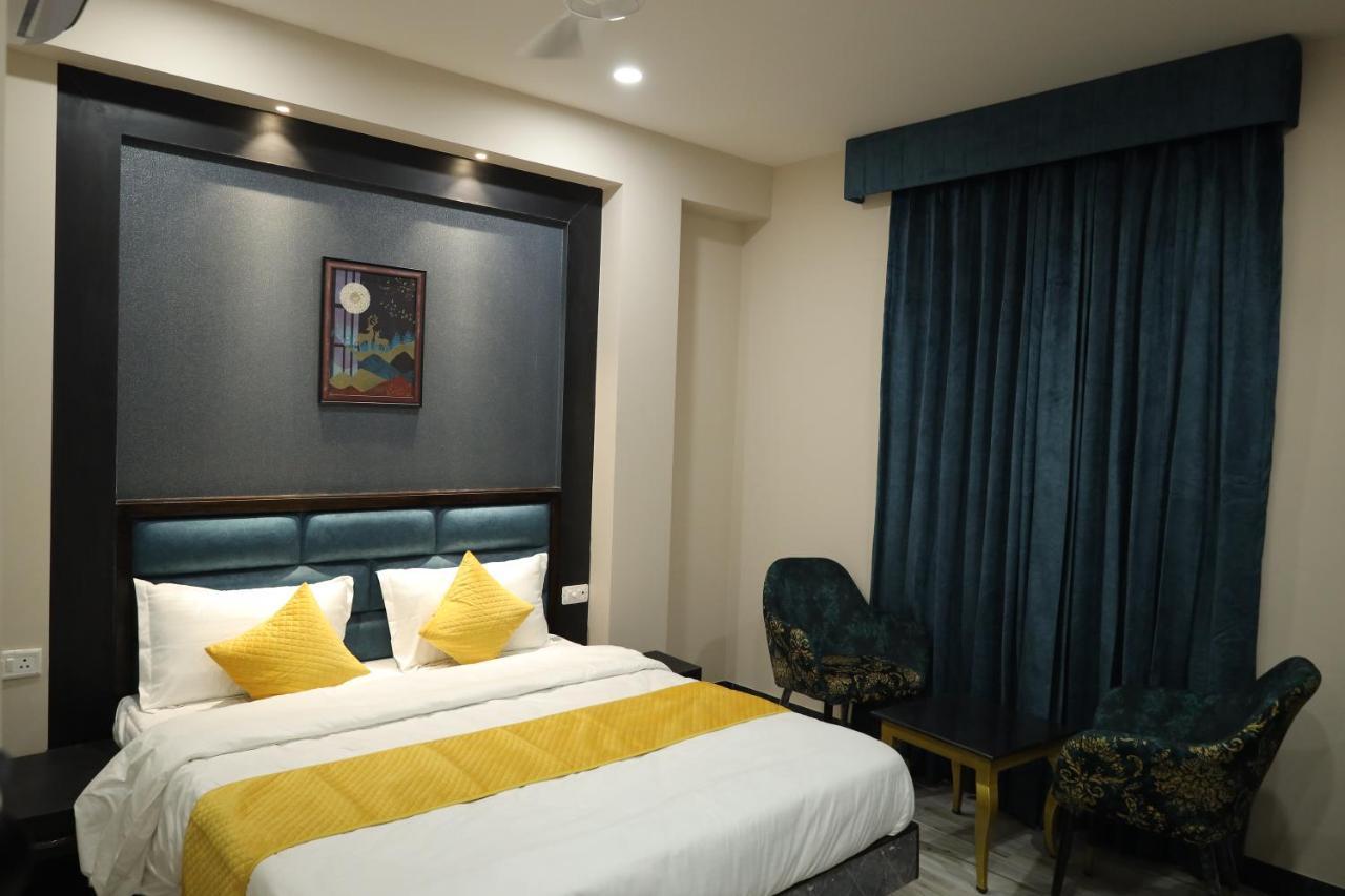 לודהיאנה Hotel The Bell מראה חיצוני תמונה